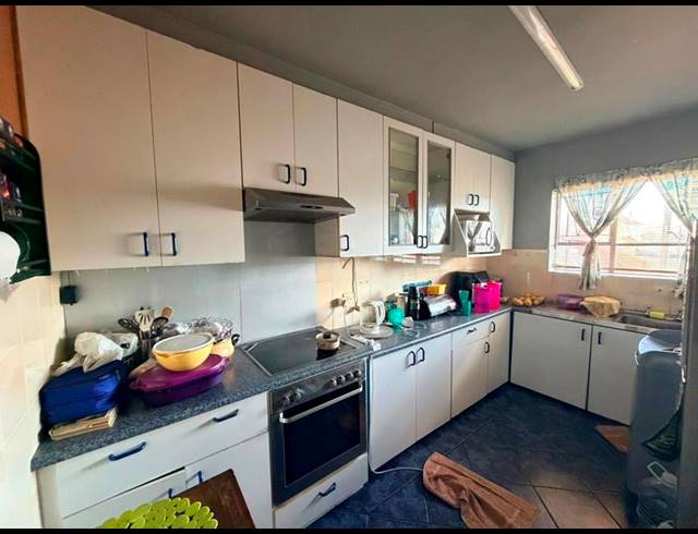2 BEDROOM APARTMENT FOR SALE IN SYDENHAM